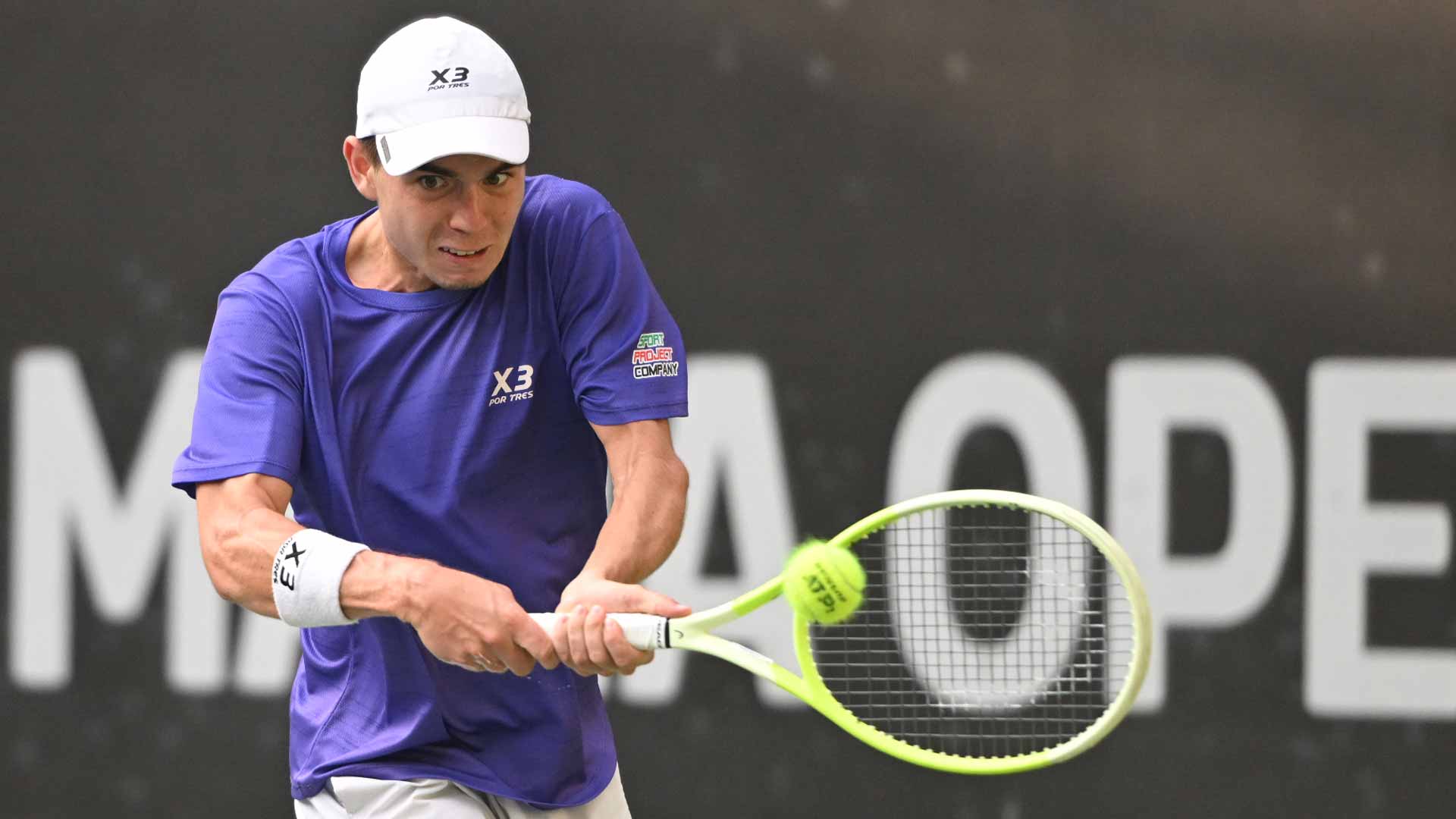 Dalibor Svrcina in action at the Pune Challenger.