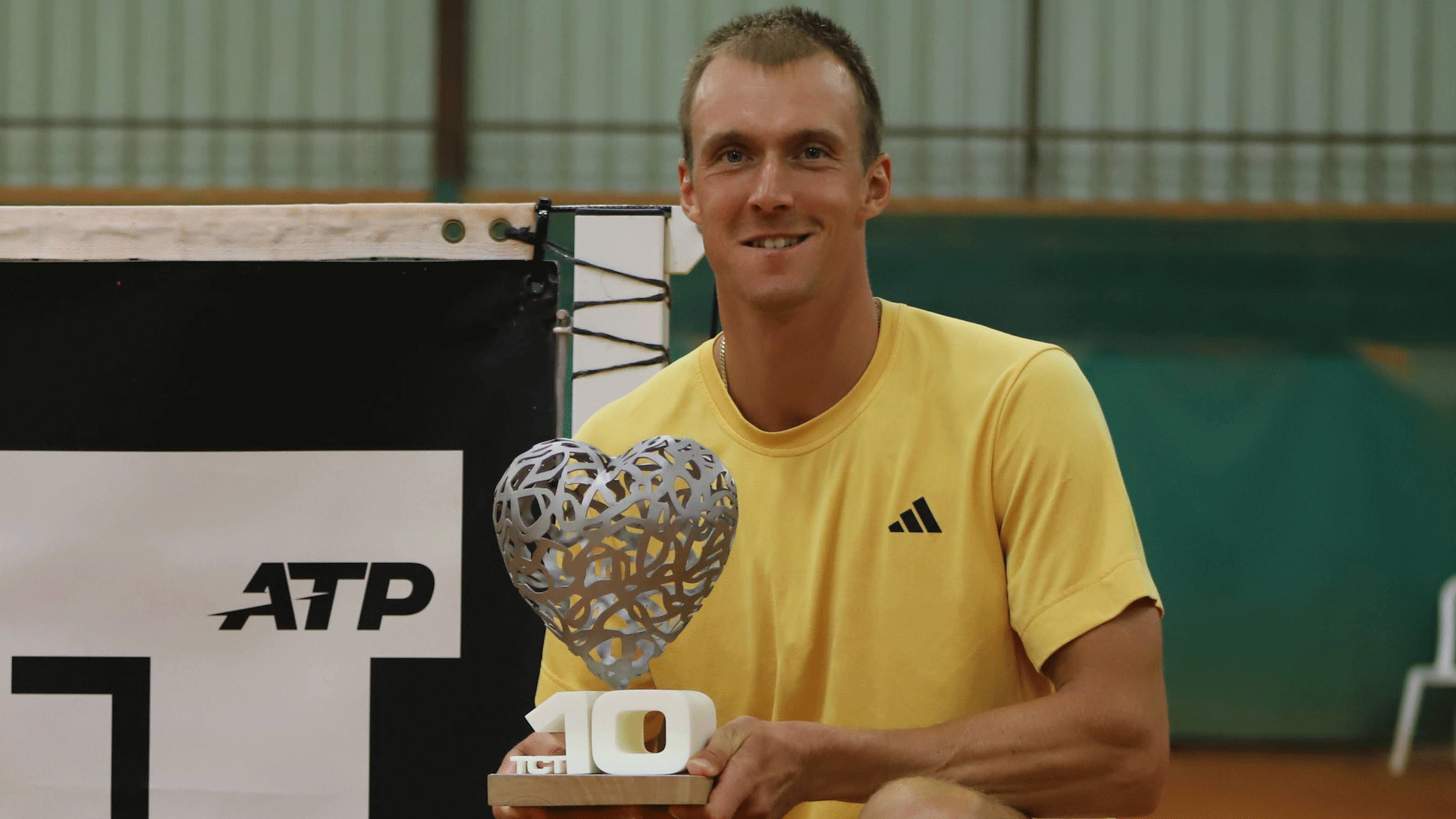 Jan Choinski wins the Troyes Challenger.