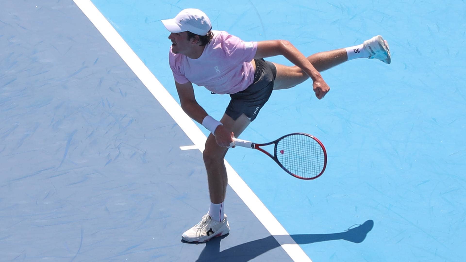 Fonseca bounces back with three-set win on Cincinnati debut 