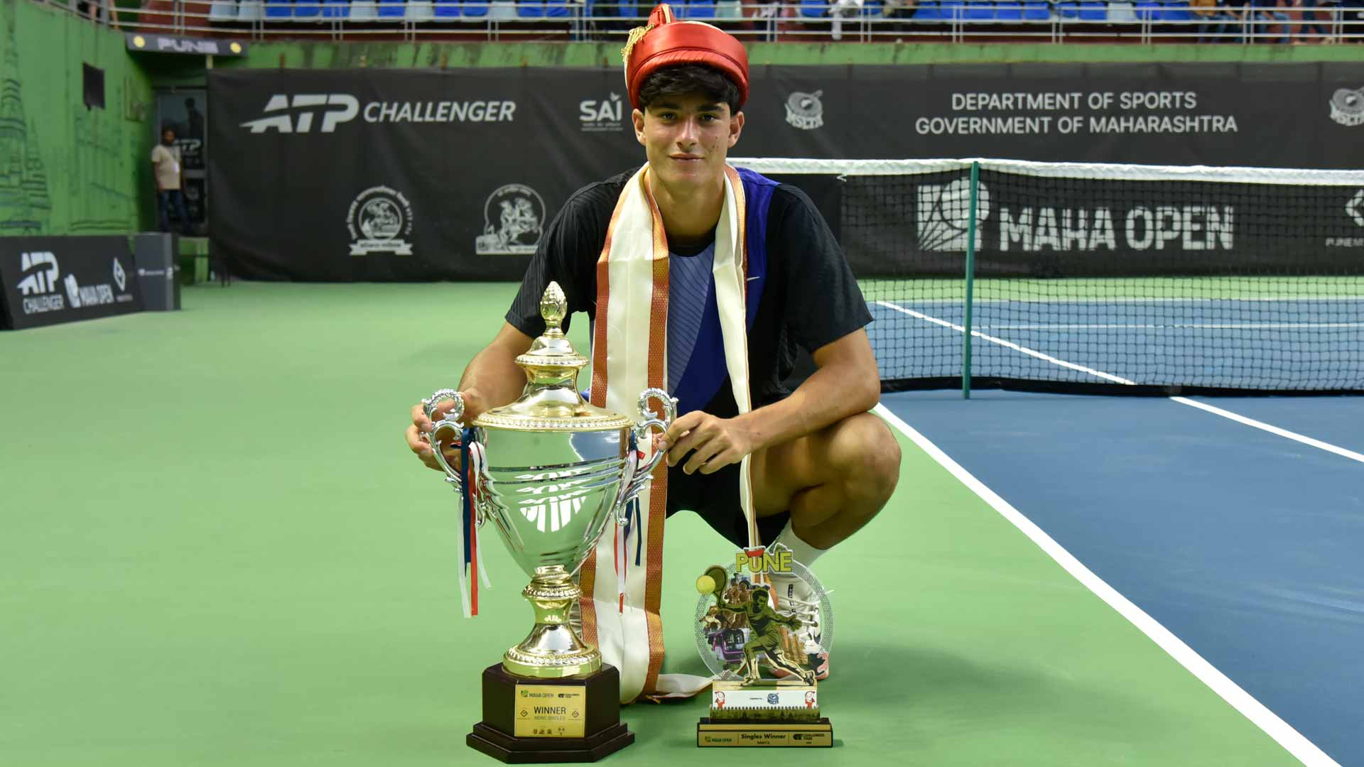Cina, 18, saves 5 championship points to claim first Challenger crown