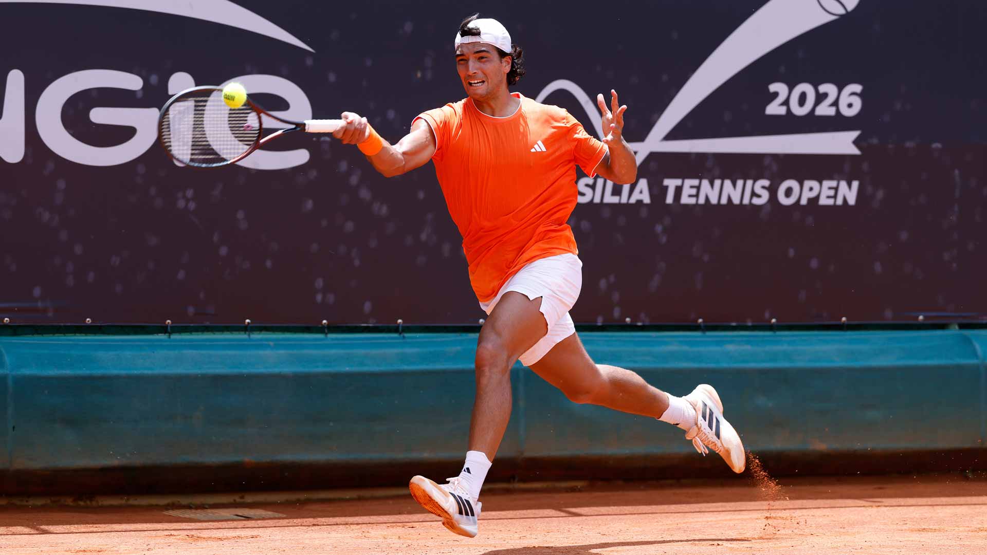 Henrique Rocha in action at the Brasilia Tennis Open.