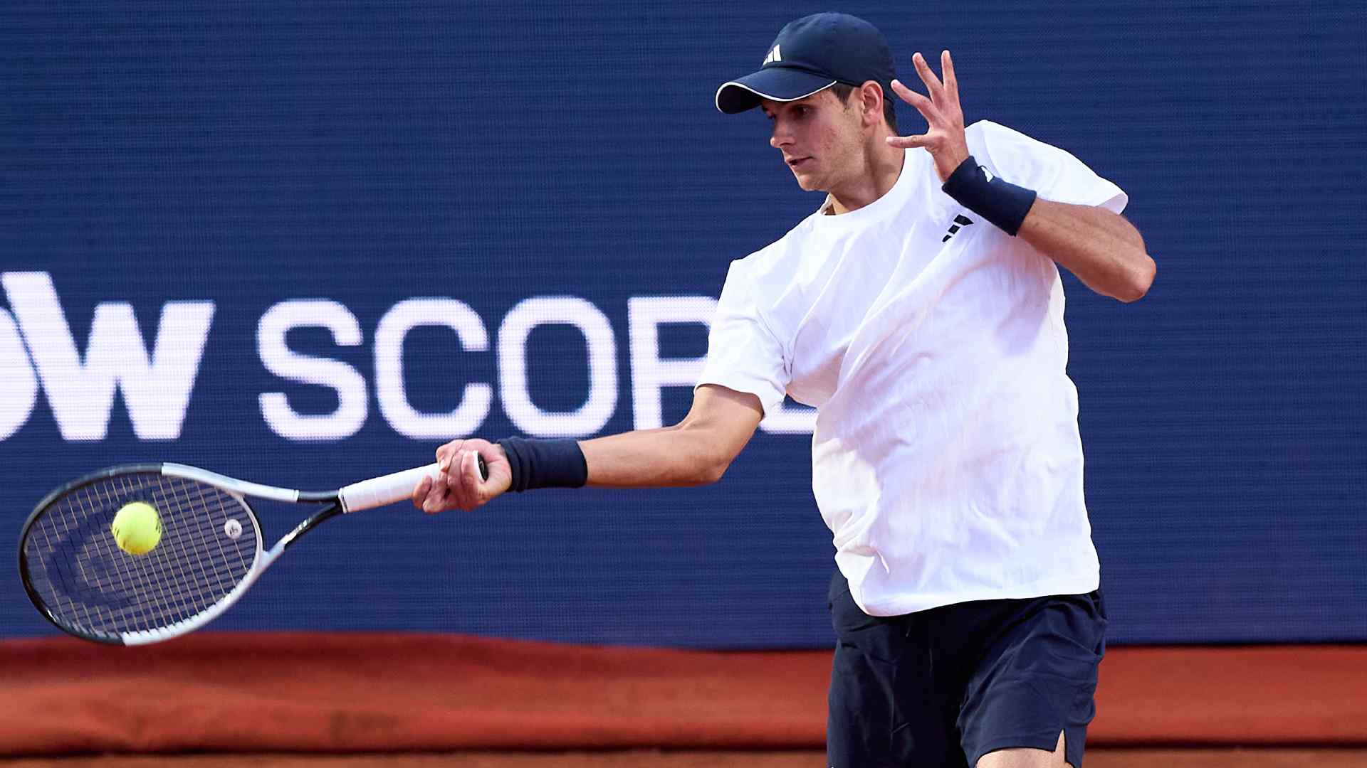 Jodar extends winning streak into Barcelona QFs