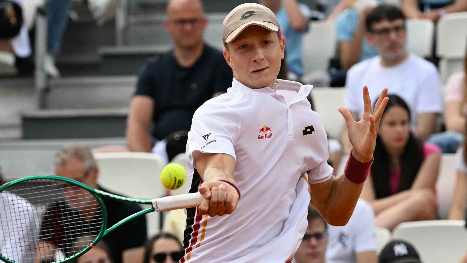 Lucky loser Landaluce marches into R4 in Rome
